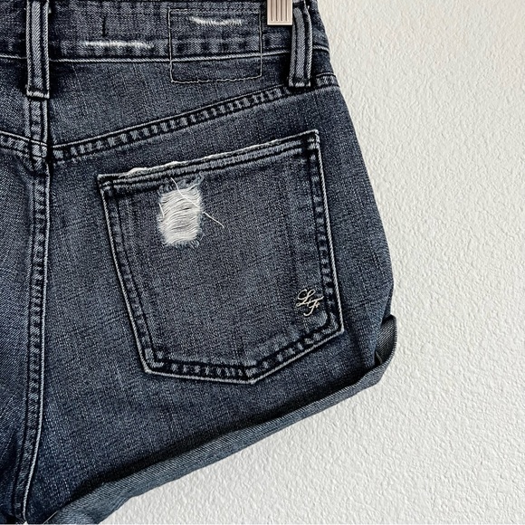 Lovers + Friends Jack High Rise Denim Shorts with Distressing. Size 26 - Picture 5 of 6